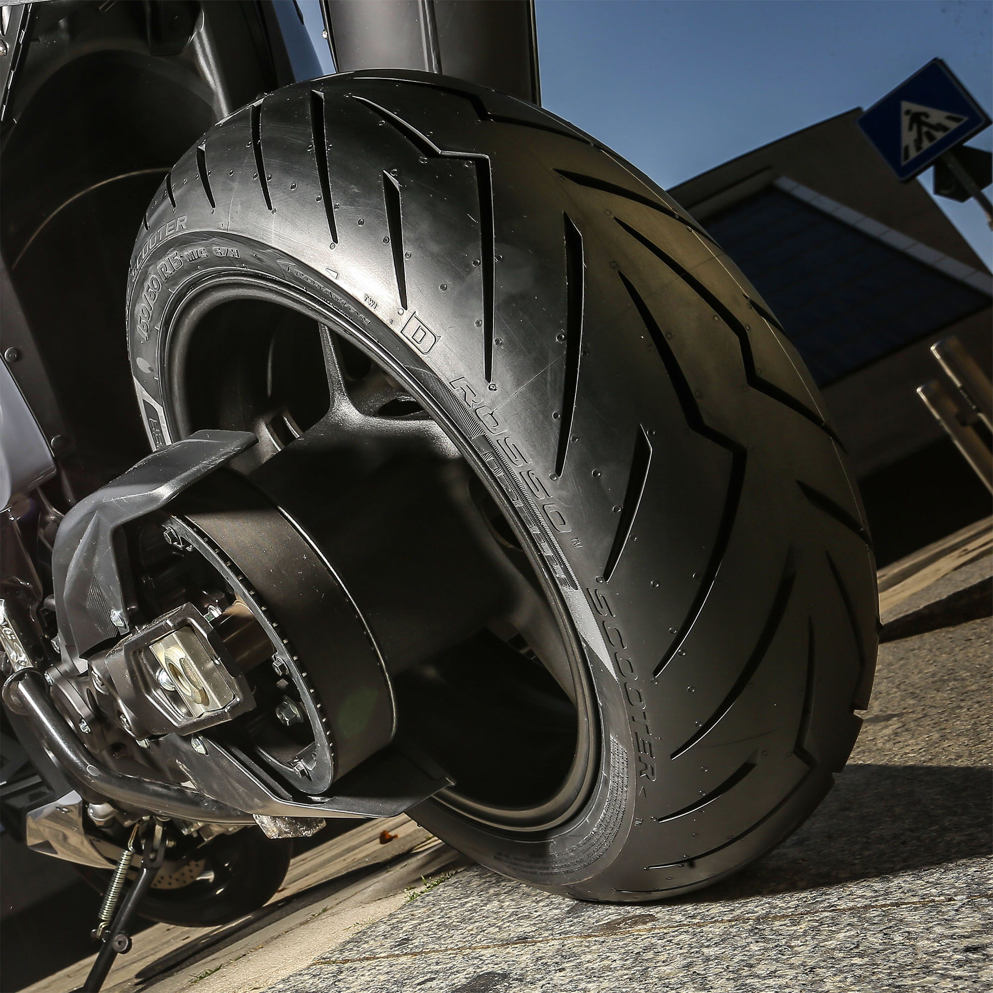 Llanta Moto 130/70-13 Diablo Rosso Scooter Rf Tl 63p Pirelli - Imagen 5